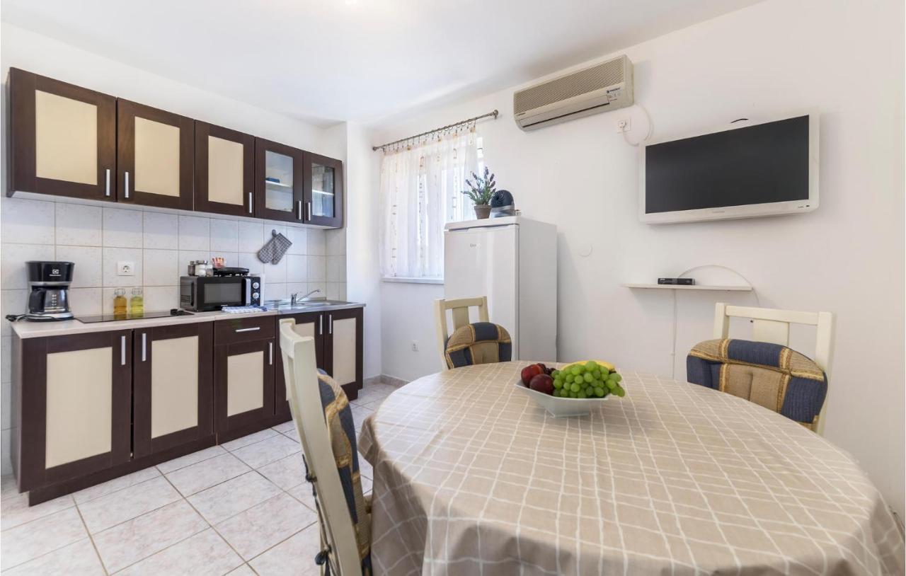 Cozy Apartment In Pula With Kitchen エクステリア 写真